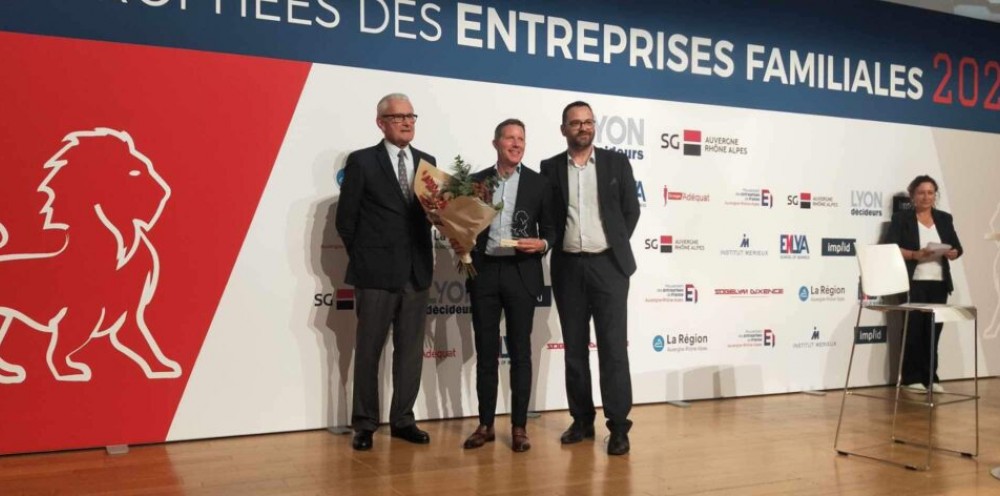 3ème édition des Trophées des Entreprises Familiales : Vie & Véranda récompensée du trophée  « Coup de cœur » du jury